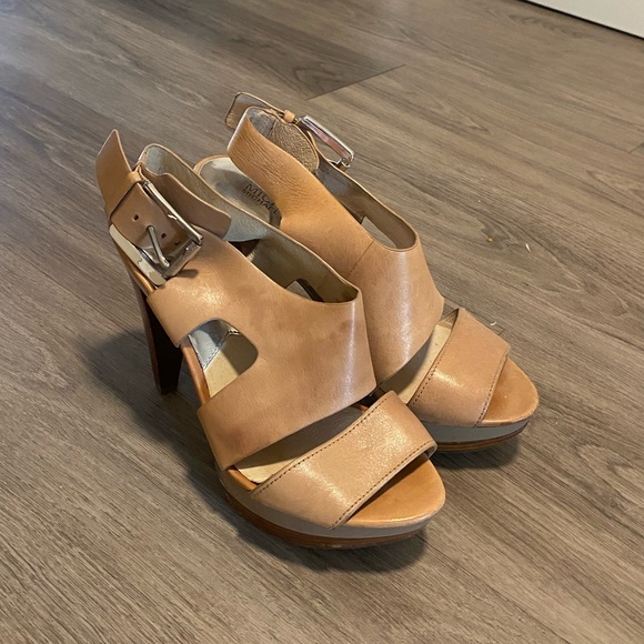 Michael Kors heels - Picture 1 of 2